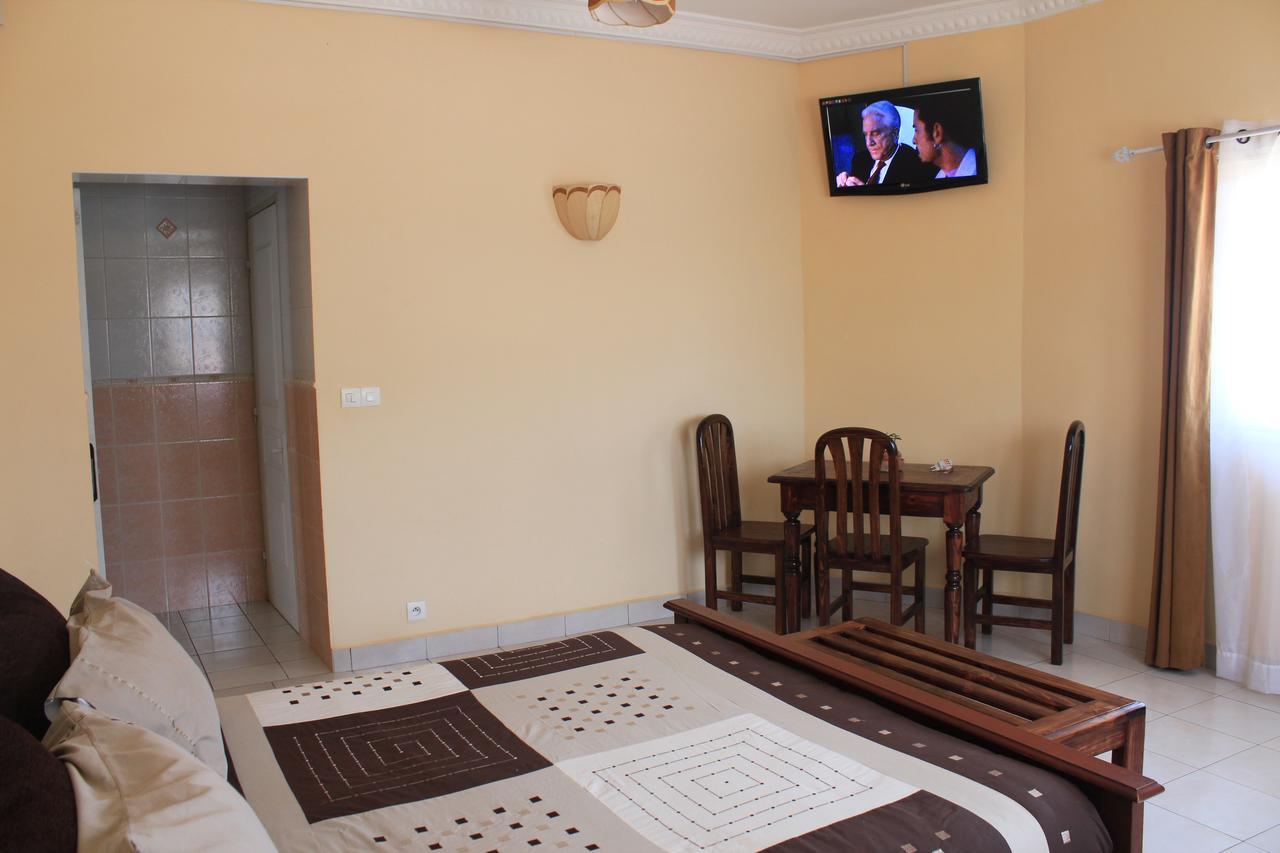 K.méléon-Hôtel Tananarive Extérieur photo