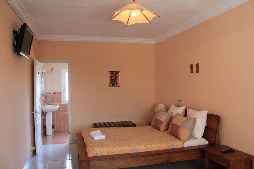 K.méléon-Hôtel Tananarive Extérieur photo